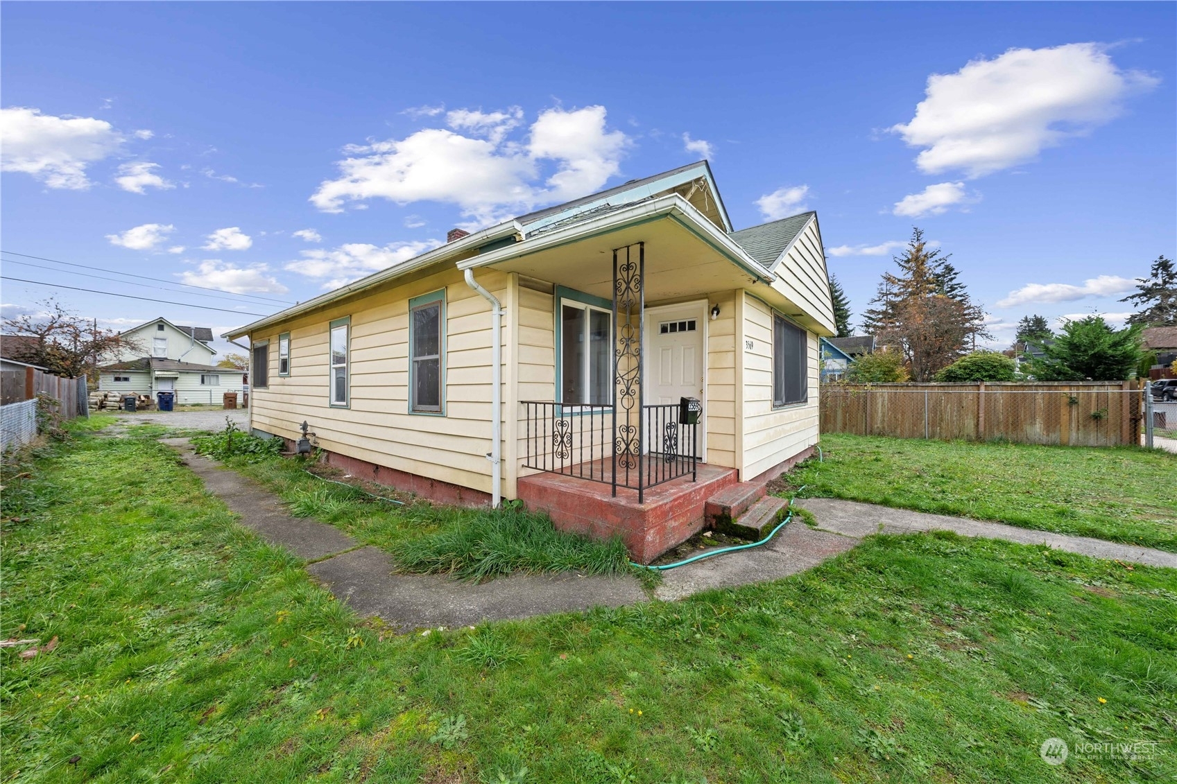 Property Photo:  3569 E I St  WA 98404 