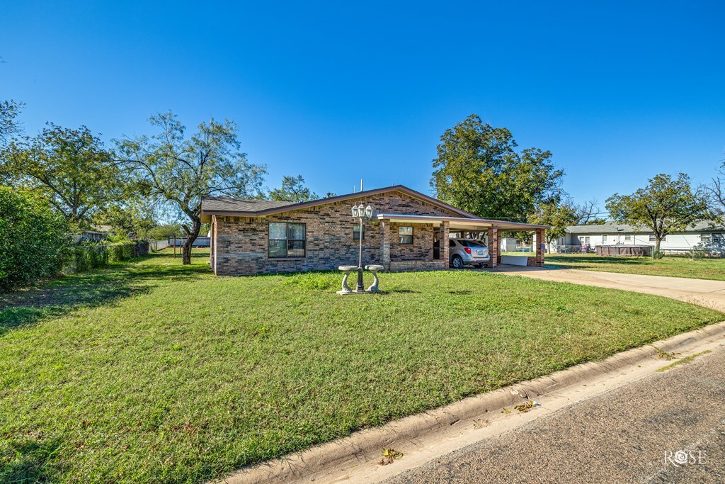 Property Photo:  3125 N Oakes St  TX 76903 