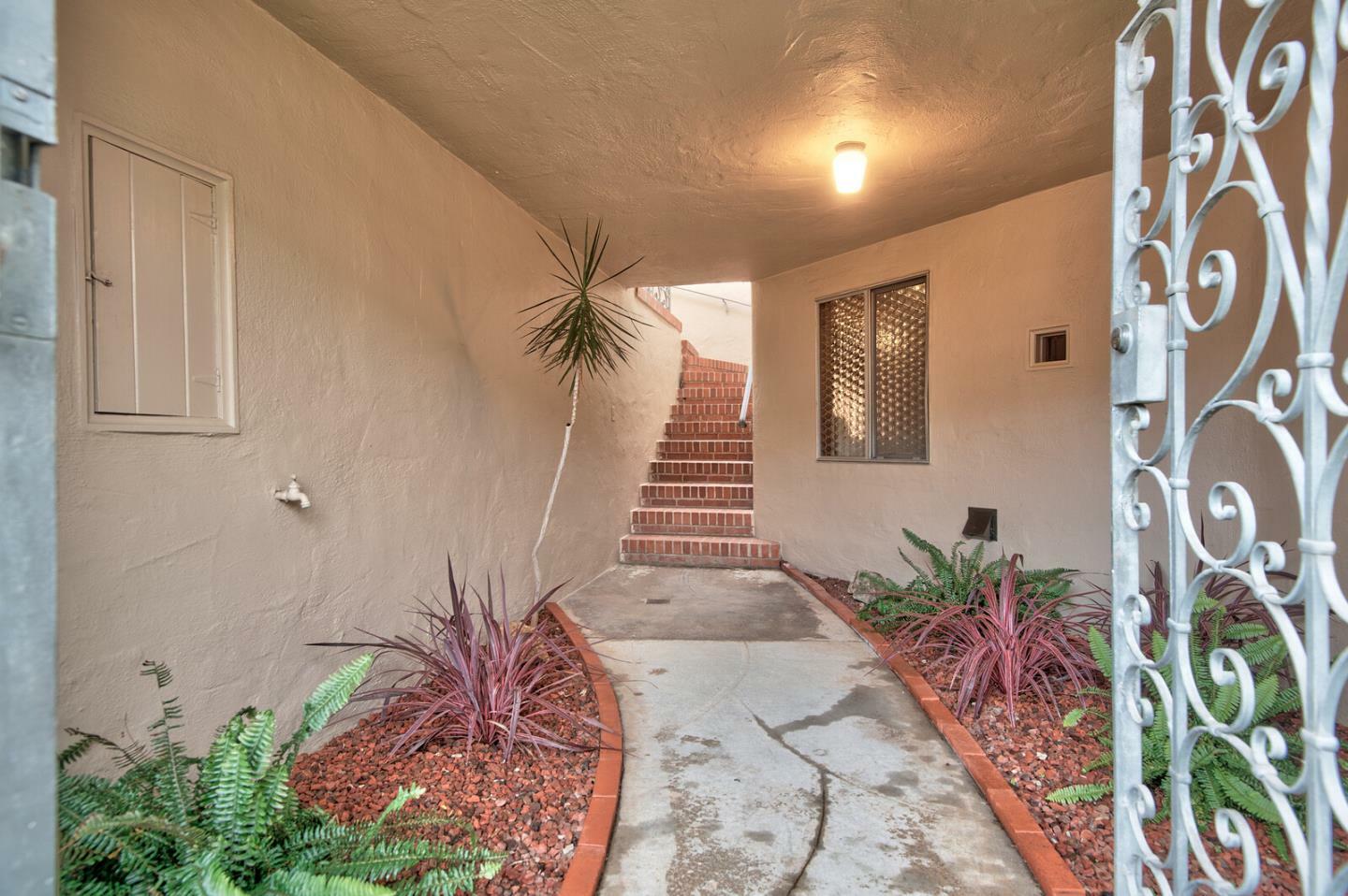 Property Photo:  82 Arroyo Way  CA 94127 