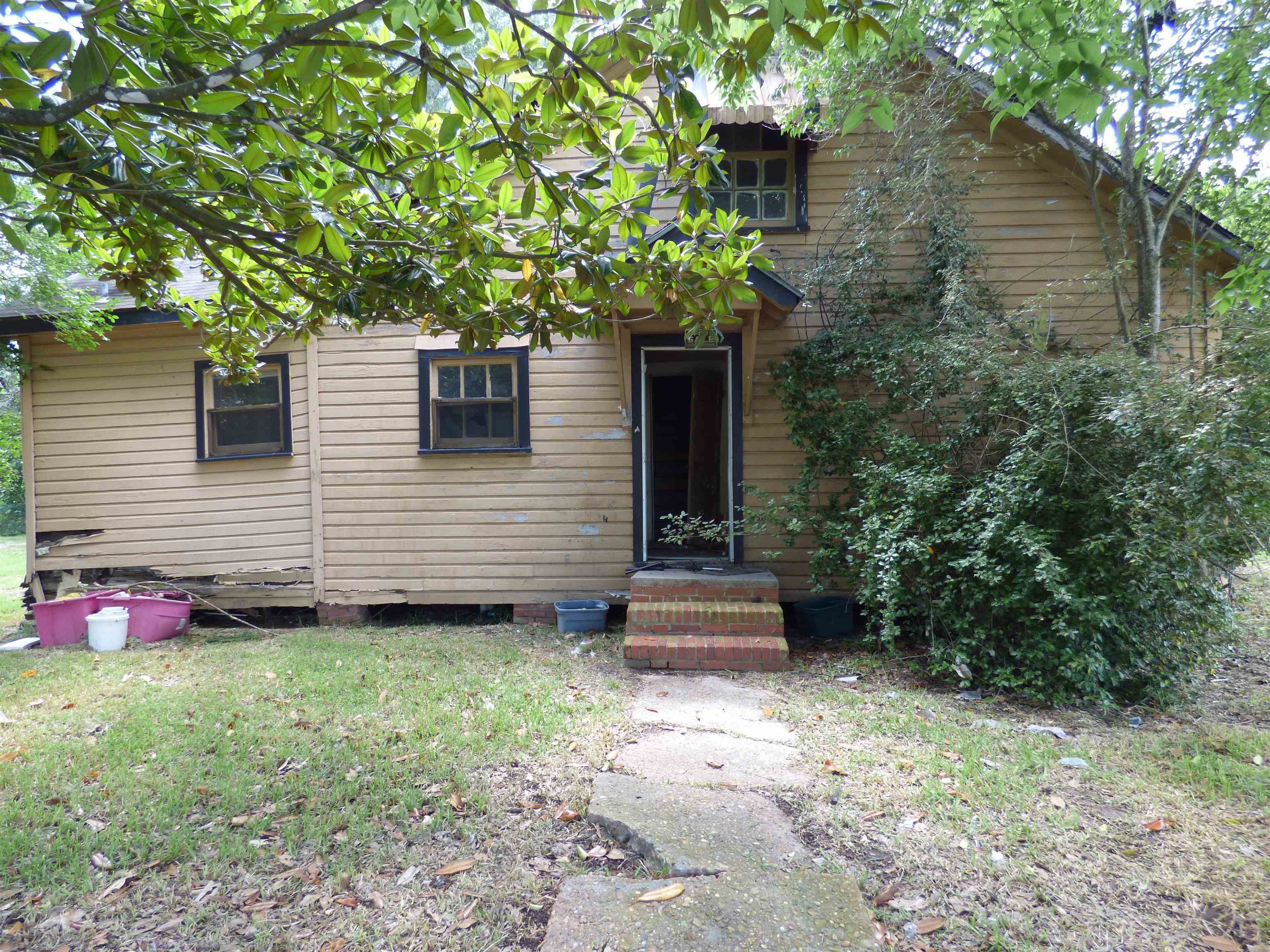 Property Photo:  2405 Terrell Ave  TX 77701 