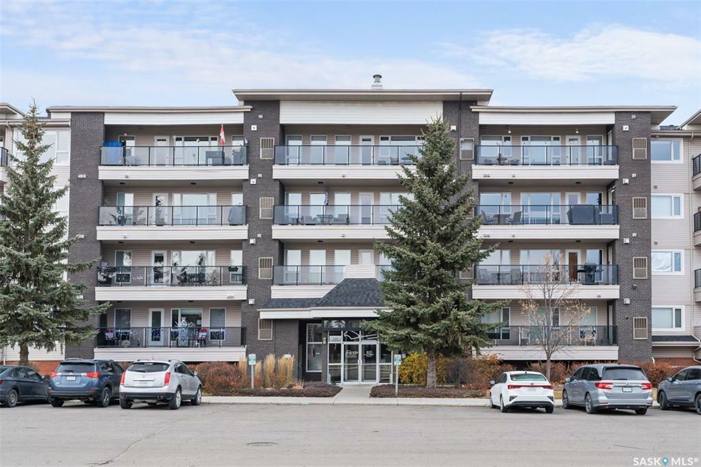 Property Photo:  102 Kingsmere Place 203  SK S7J 2K3 