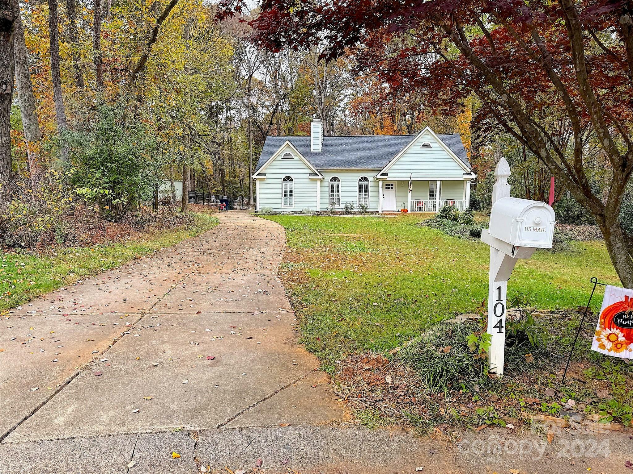 Property Photo:  104 Higgins Lane  NC 28078 