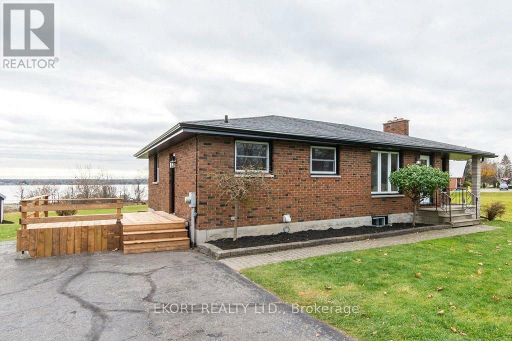 Property Photo:  239 Dundas Street West  ON K8P 1A9 