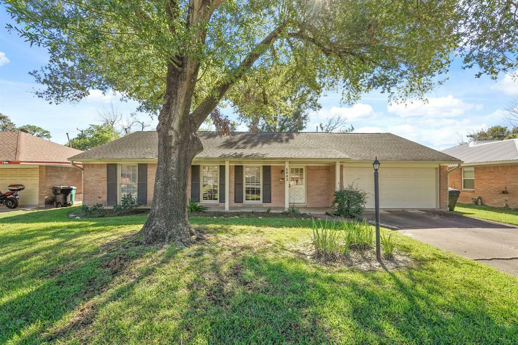 Property Photo:  5443 Redstart Street  TX 77096 