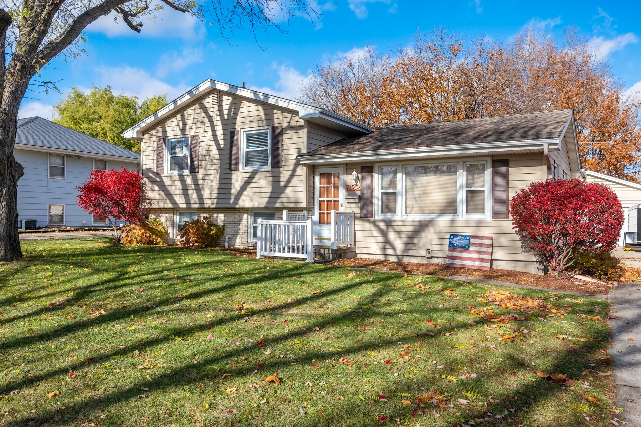 Property Photo:  822 SE 2nd Street  IA 50021 