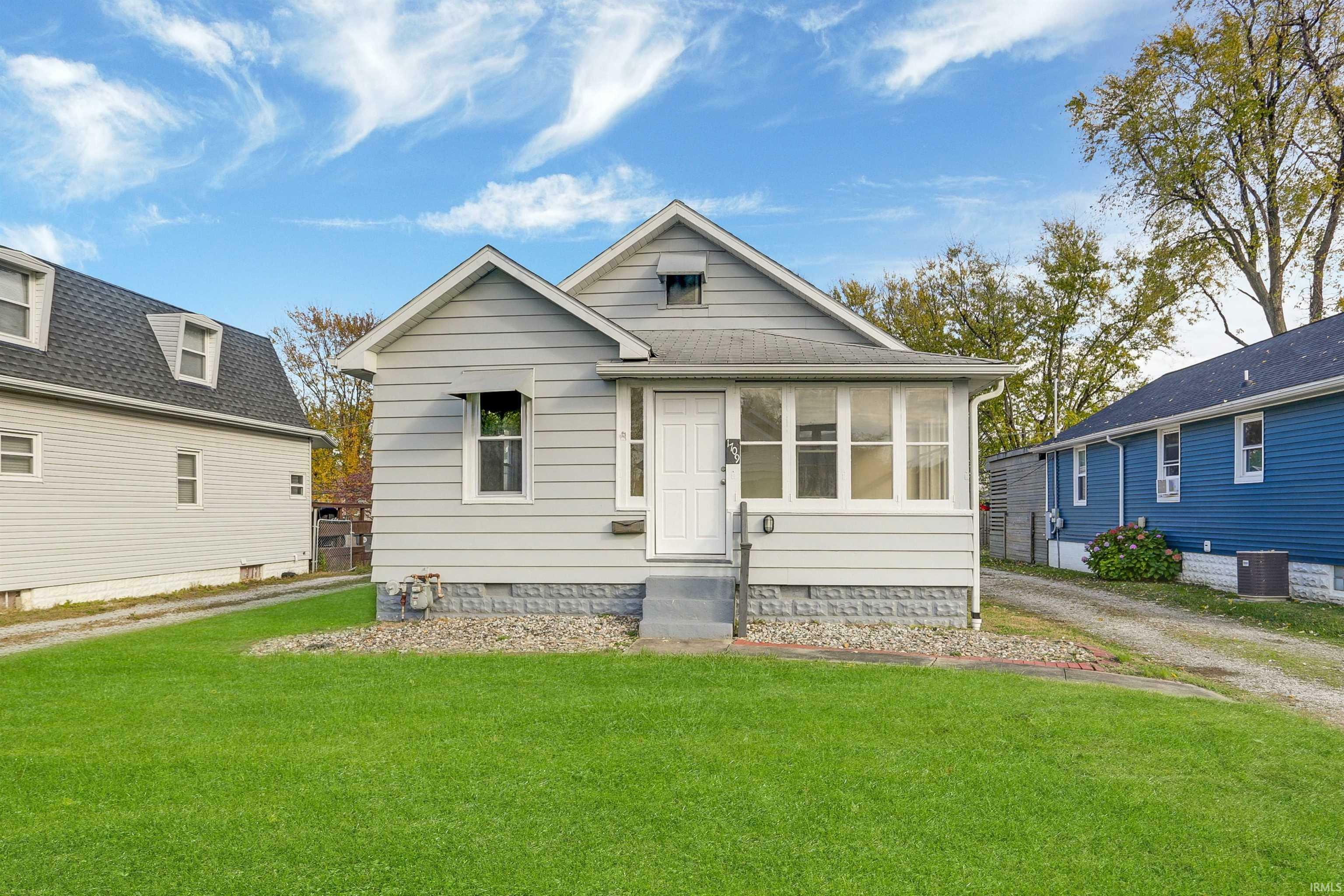 Property Photo:  1709 Hercules Avenue  IN 47711 