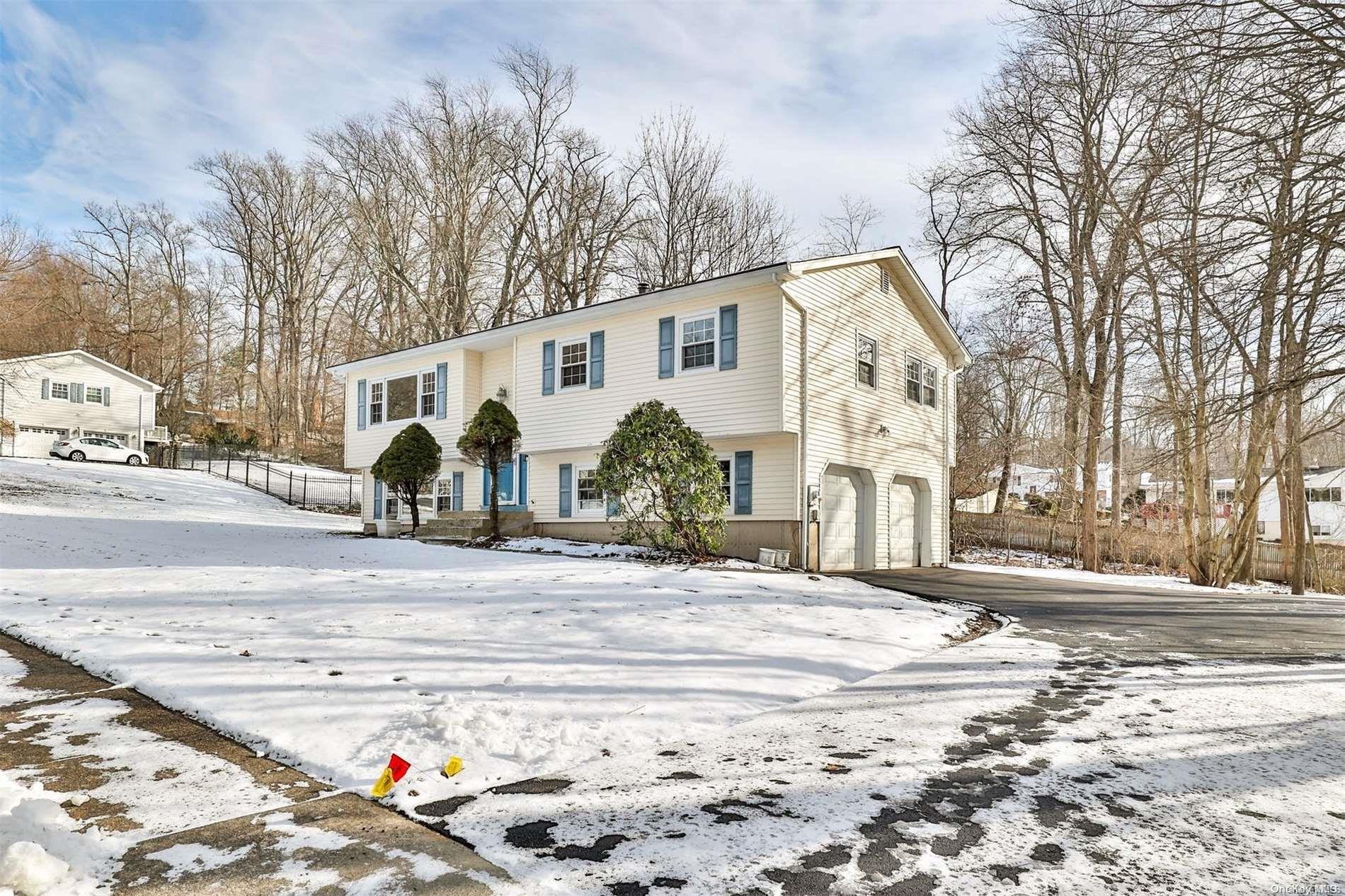 Property Photo:  4 Deforest Court  NY 10989 