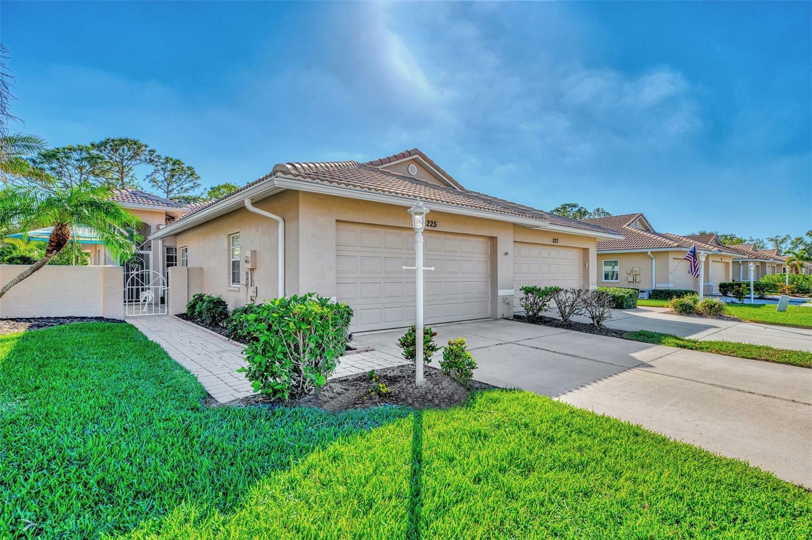 Property Photo: 225 Auburn Woods Circle FL 34292