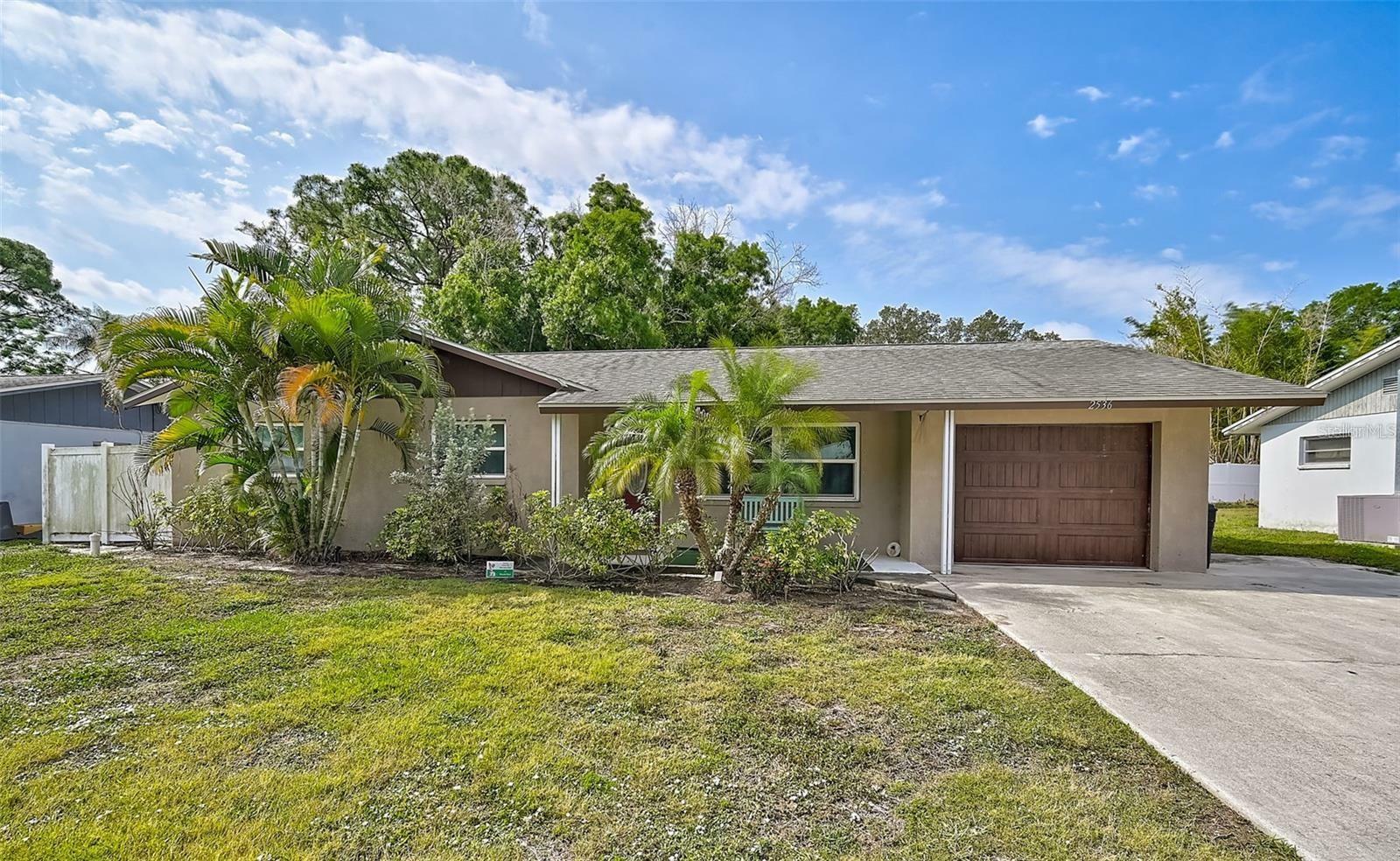 Property Photo:  2536 Arapaho Street  FL 34231 