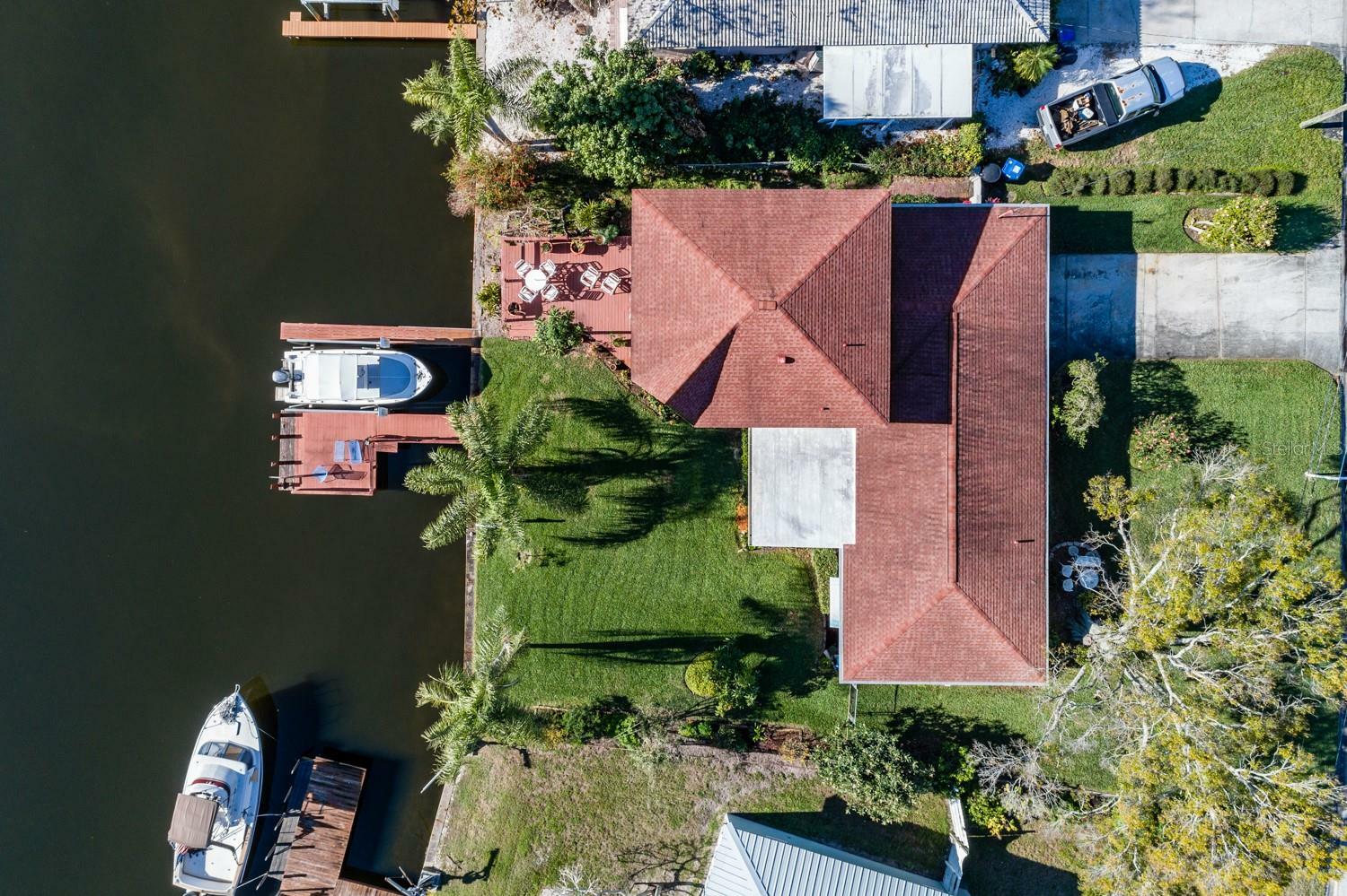 Property Photo: 9440 Sun Isle Drive NE FL 33702