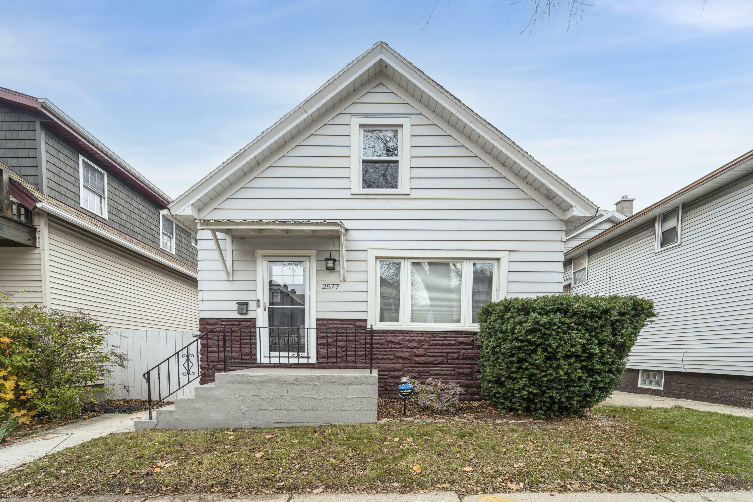 2577 S Burrell St  Milwaukee WI 53207 photo