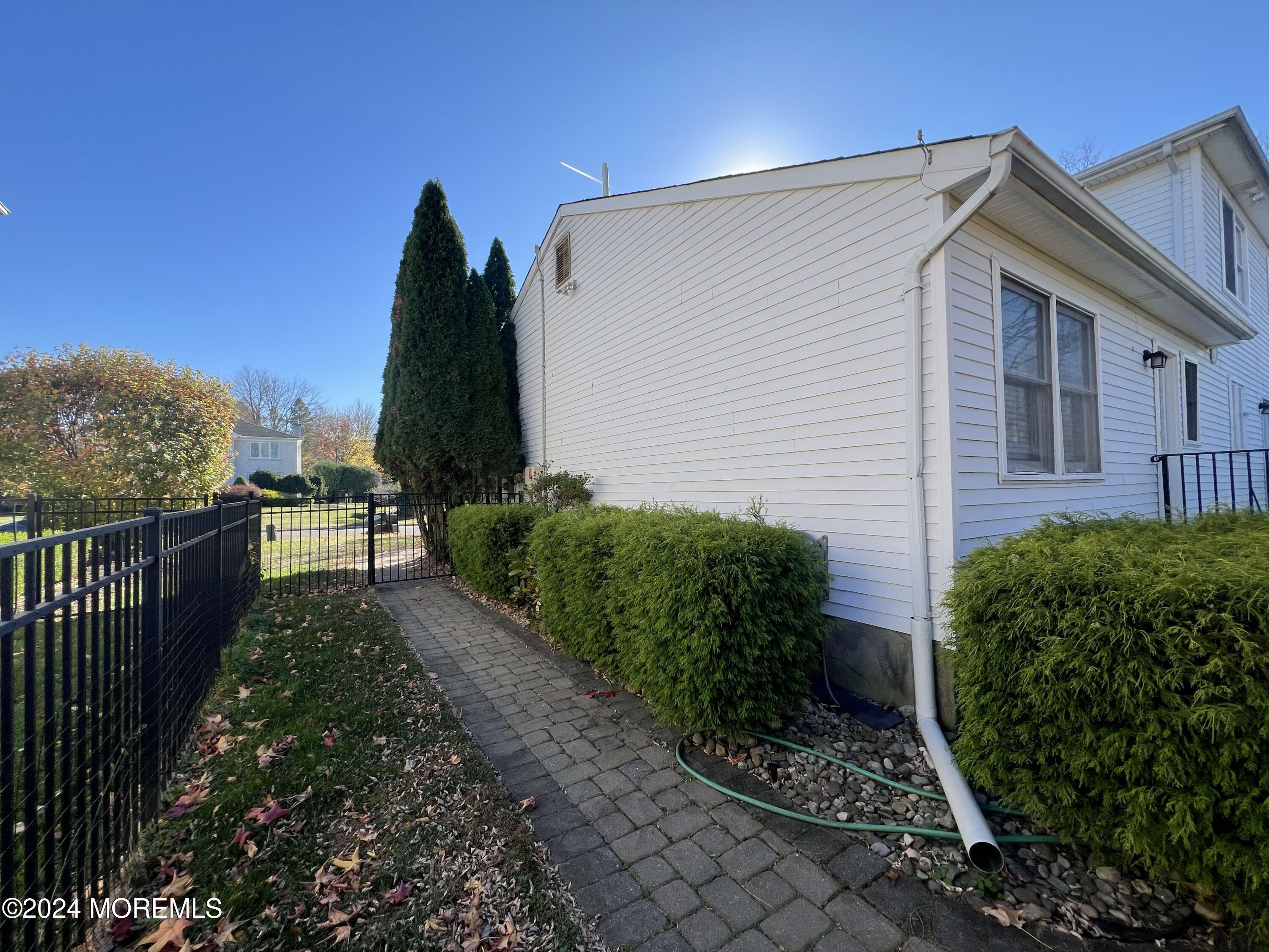 Property Photo:  4 Lee Court  NJ 07746 