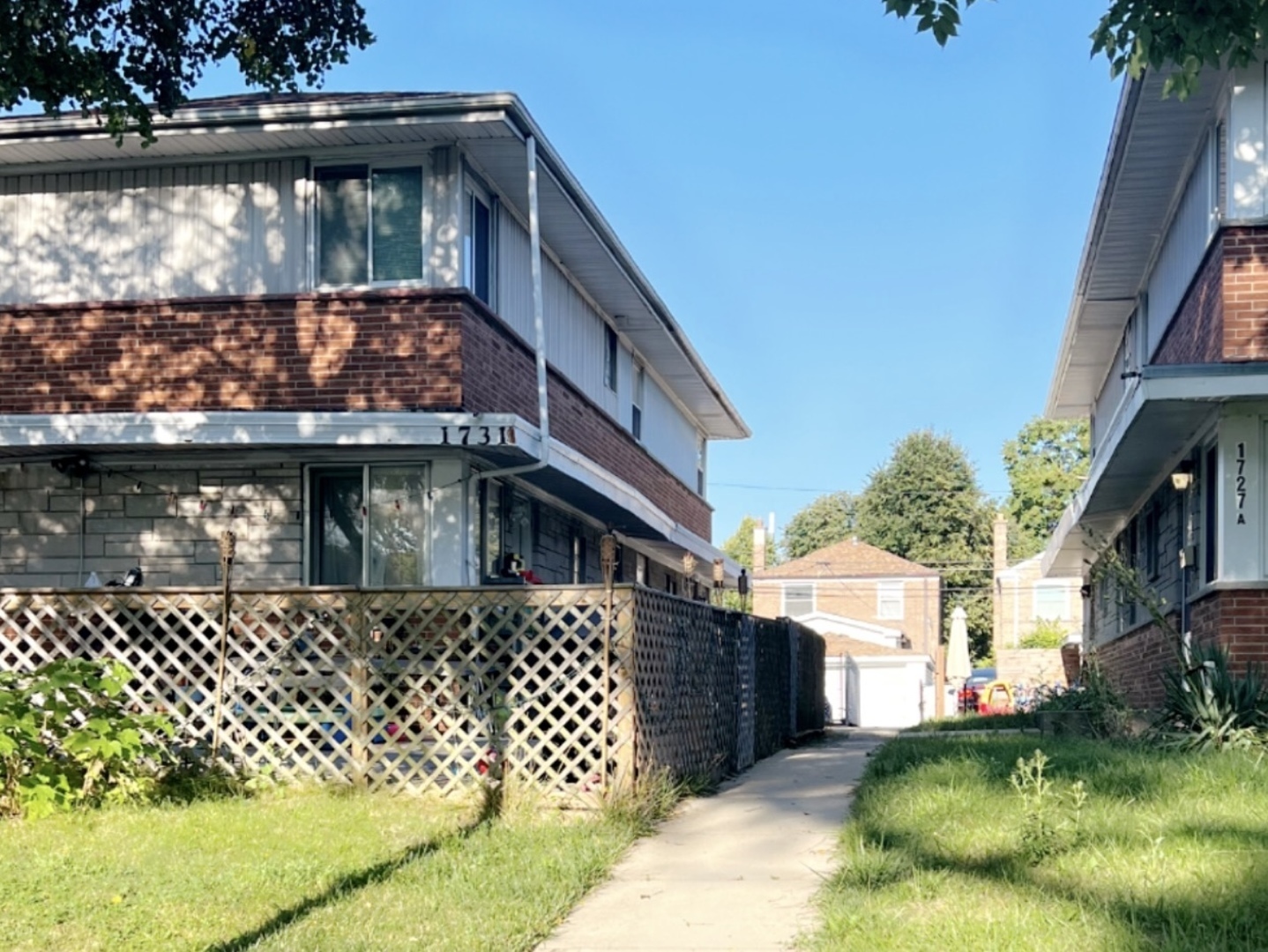 Property Photo:  1731 McDaniel Avenue B  IL 60201 