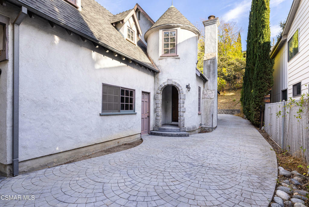 Property Photo:  488 Wilbur Court  CA 91360 