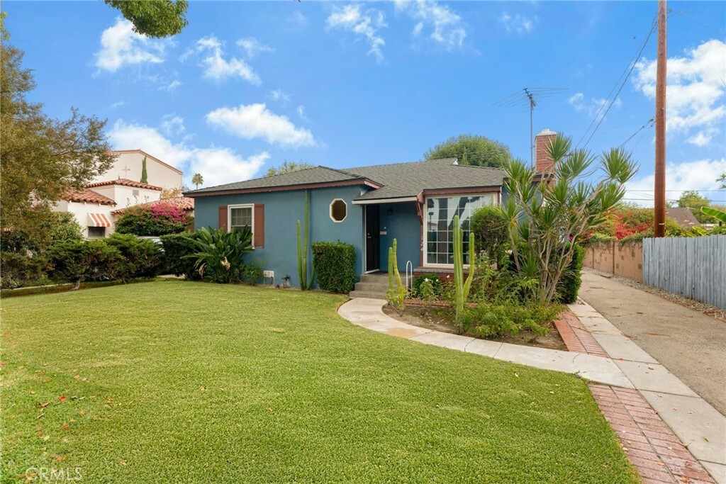 Property Photo:  124 S Keystone Street  CA 91506 