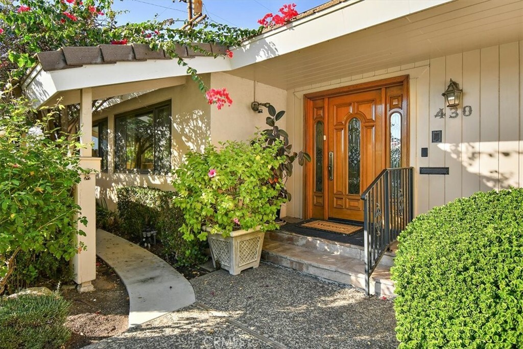 Property Photo:  430 W 6th Street  CA 91762 