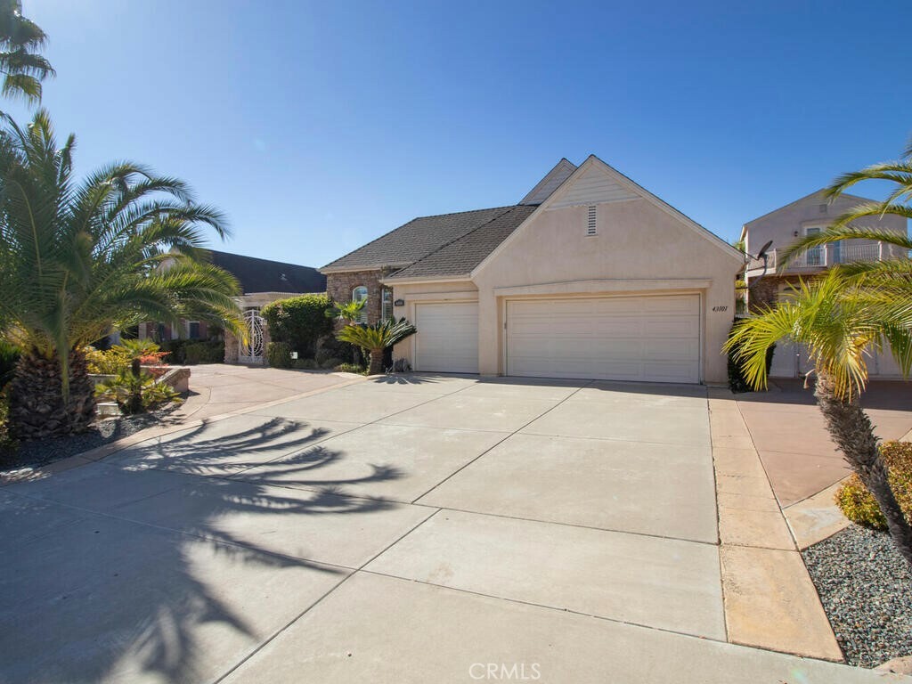 Property Photo:  43097 Calle Camellia  CA 92592 