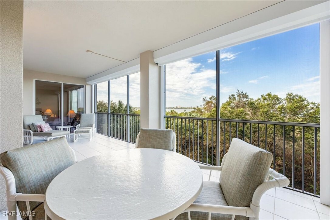 Property Photo: 133 Vintage Bay Drive 16 FL 34145
