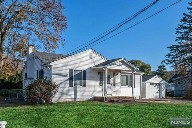 Property Photo:  39 Burnside Place  NJ 07420 