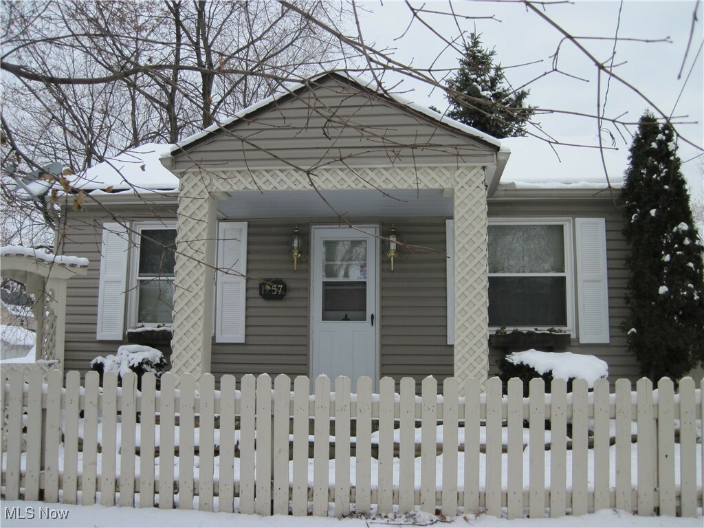 1257 Sevilla Avenue  Akron OH 44314 photo