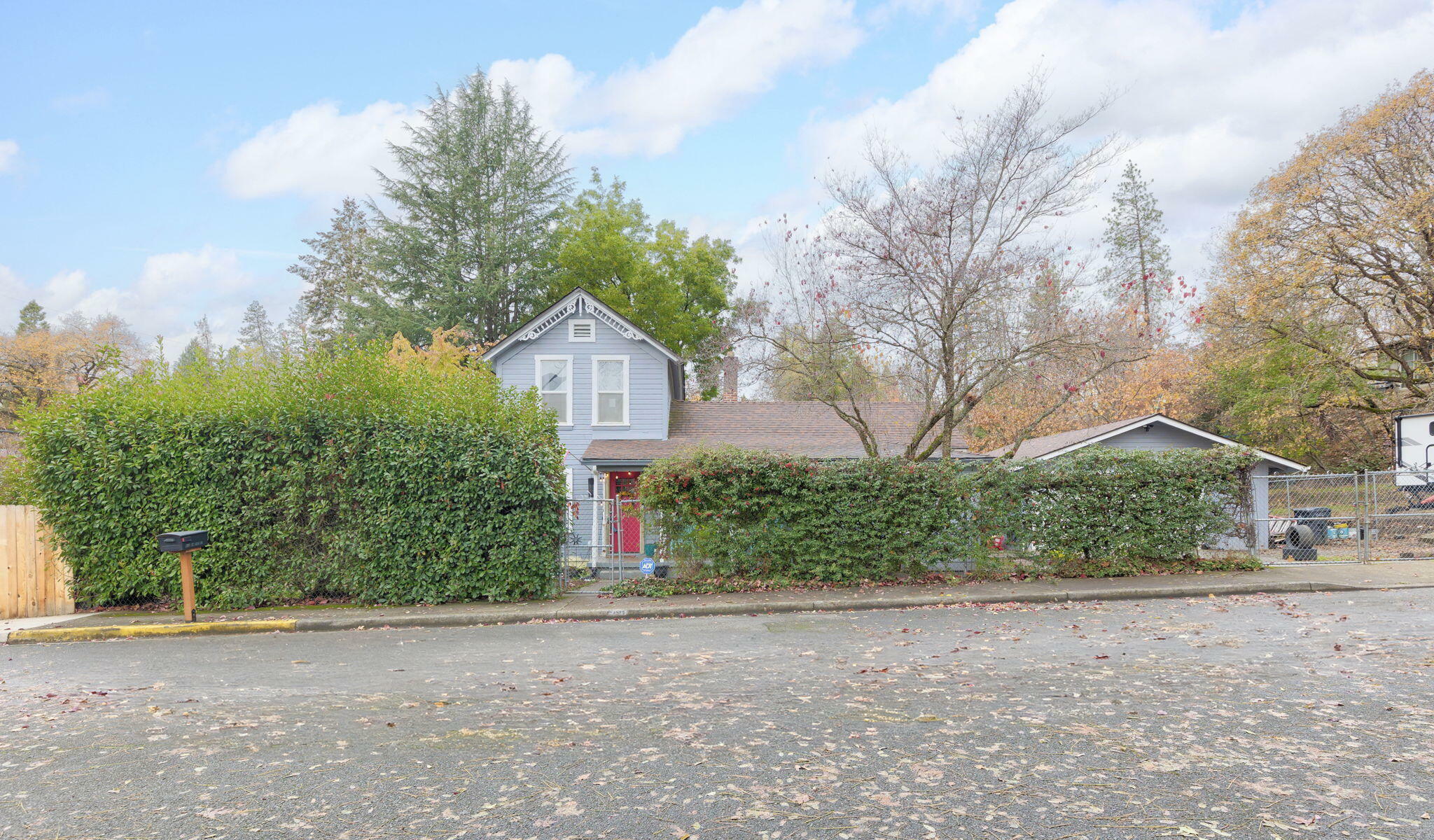 Property Photo:  602 NW Fry Street  OR 97526 