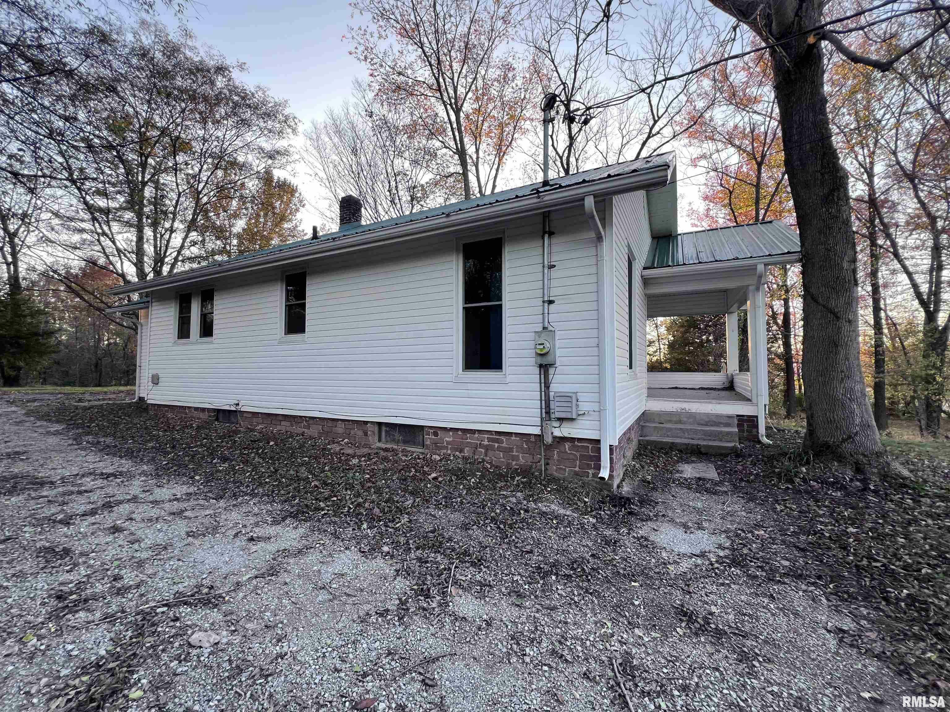 Property Photo: 1798 E Pleasant Hill Road IL 62901