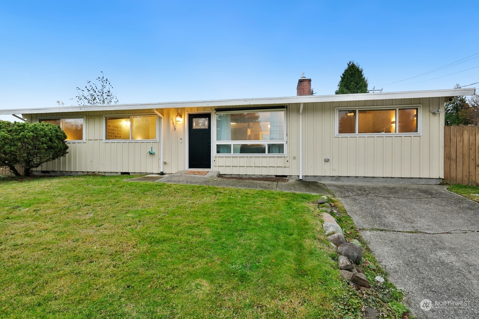 Property Photo:  11432 12th Avenue S  WA 98168 