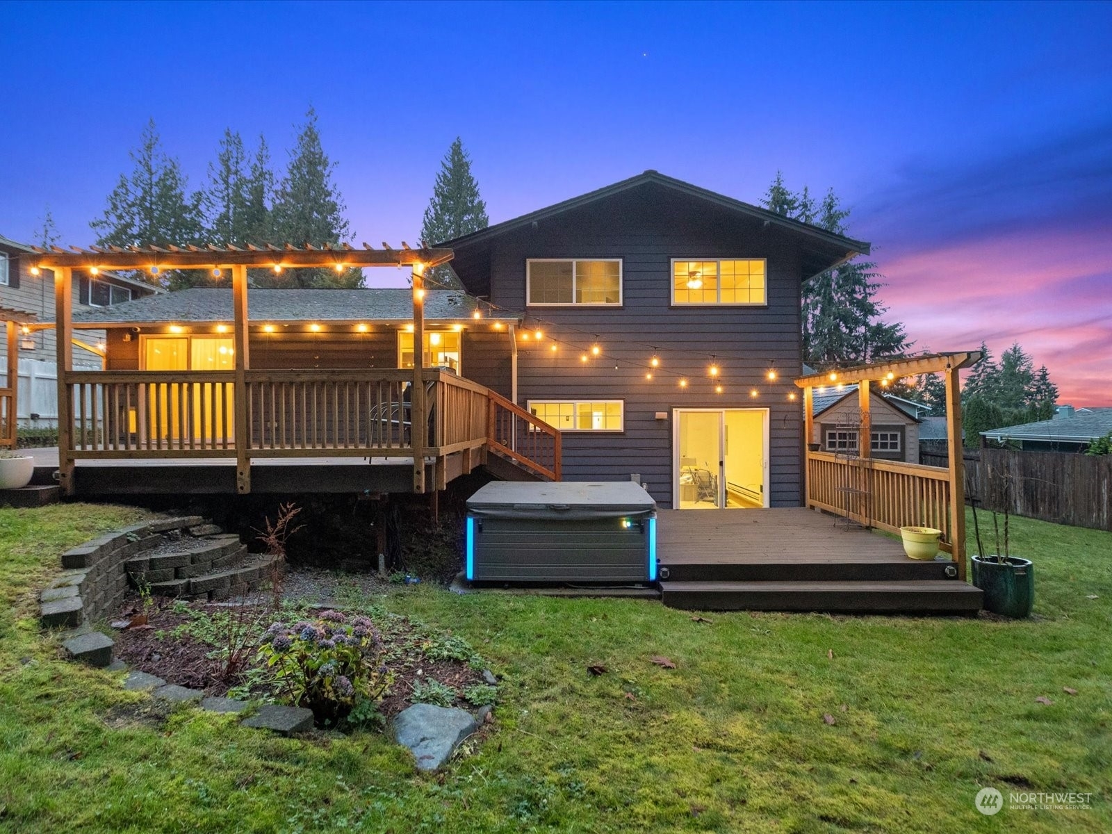 Property Photo:  2802 Forest View Drive  WA 98203 