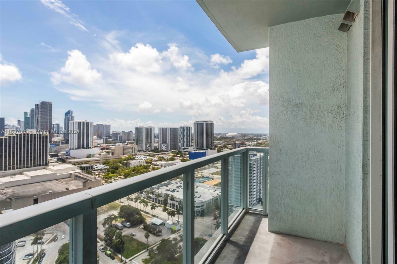 Property Photo:  1900 N Bayshore Dr 2919  FL 33132 