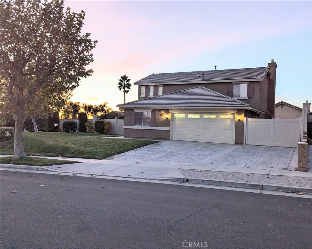 Property Photo:  1447 Roadrunner Lane  CA 92223 