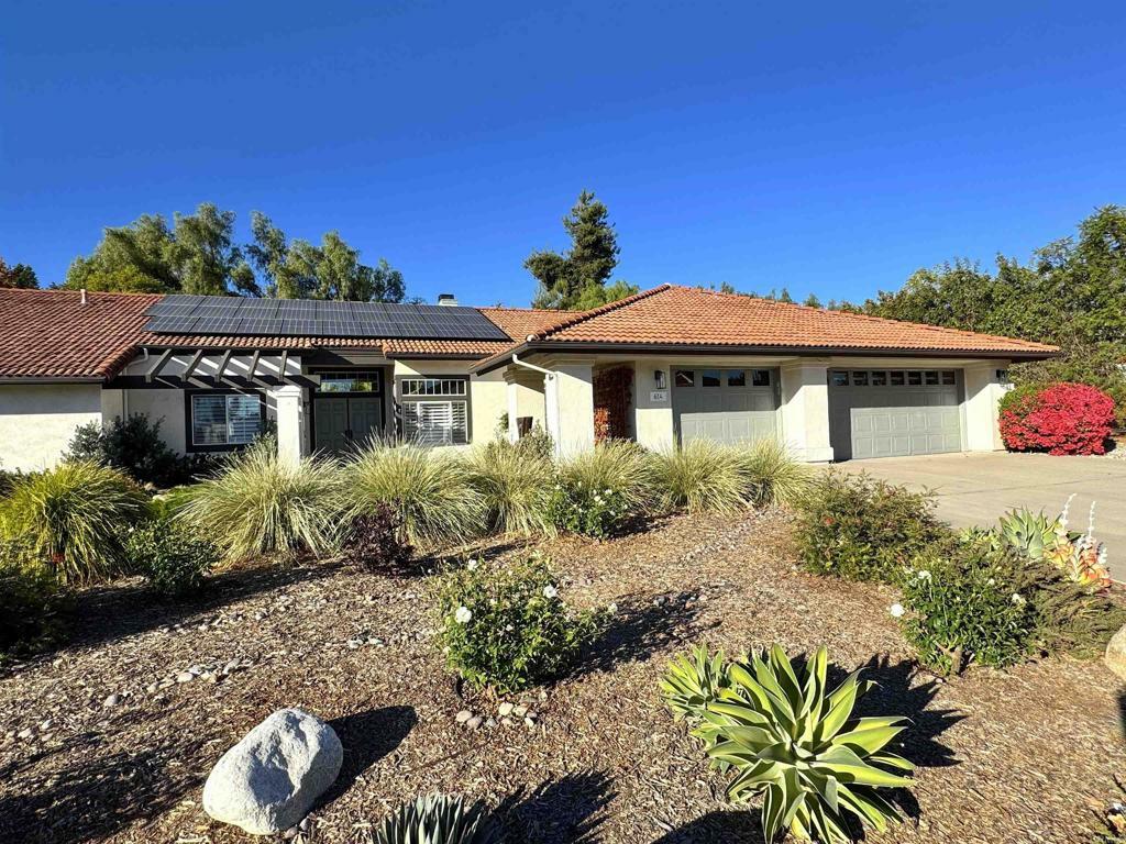 Property Photo:  614 Calle Ladera  CA 92025 