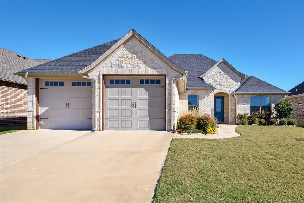 Property Photo: 331 Paddle Boat Drive TX 76049