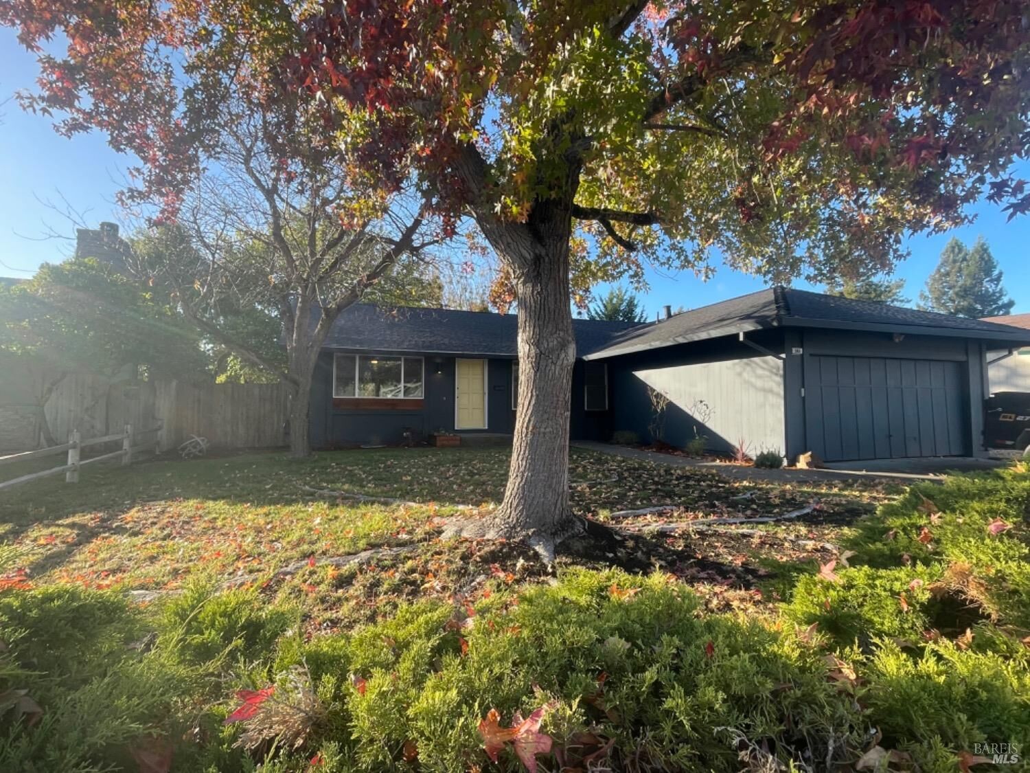 Property Photo: 565 N Lydia Court CA 94928