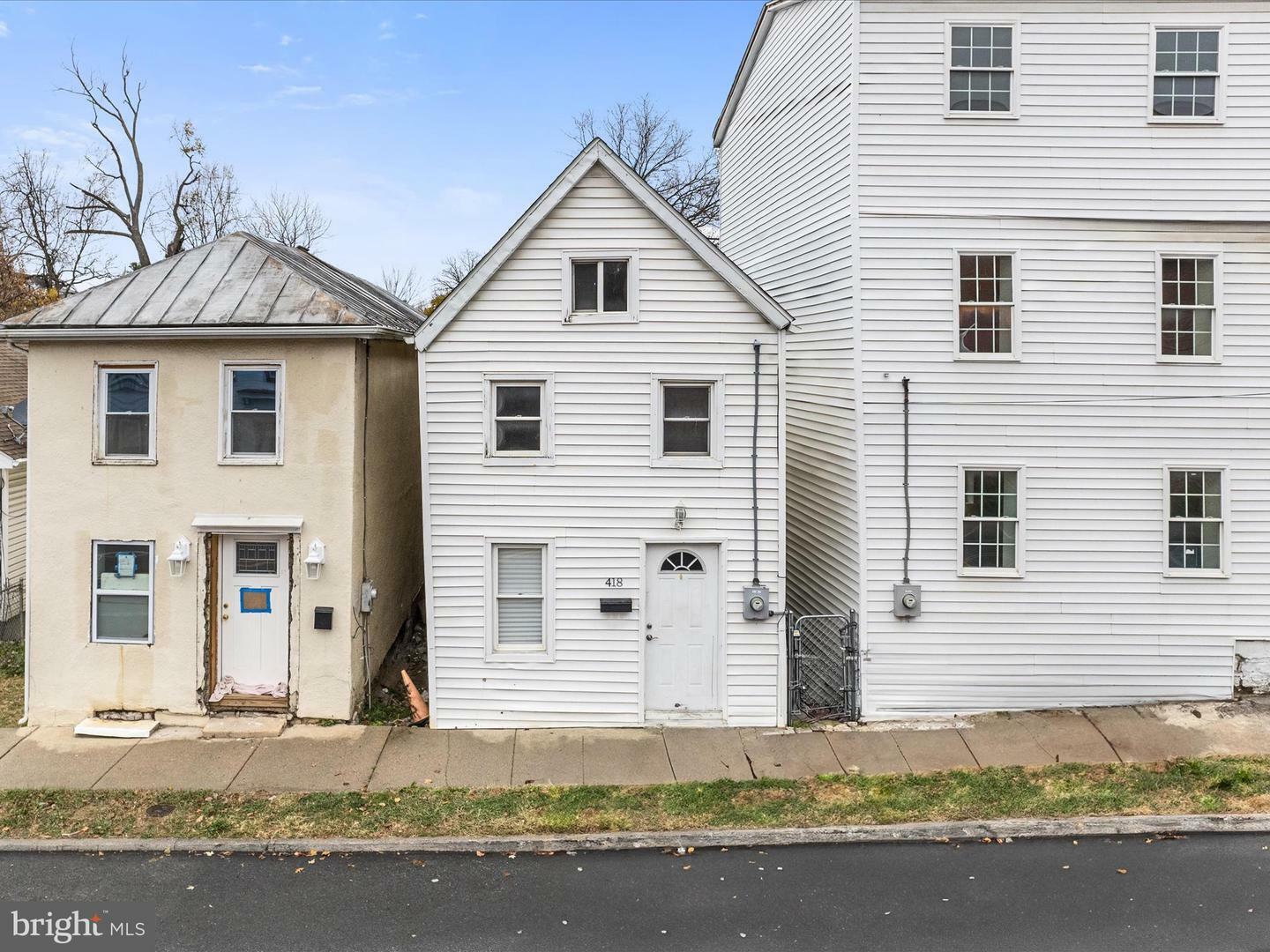 Property Photo:  418 W Washington Street  WV 25414 