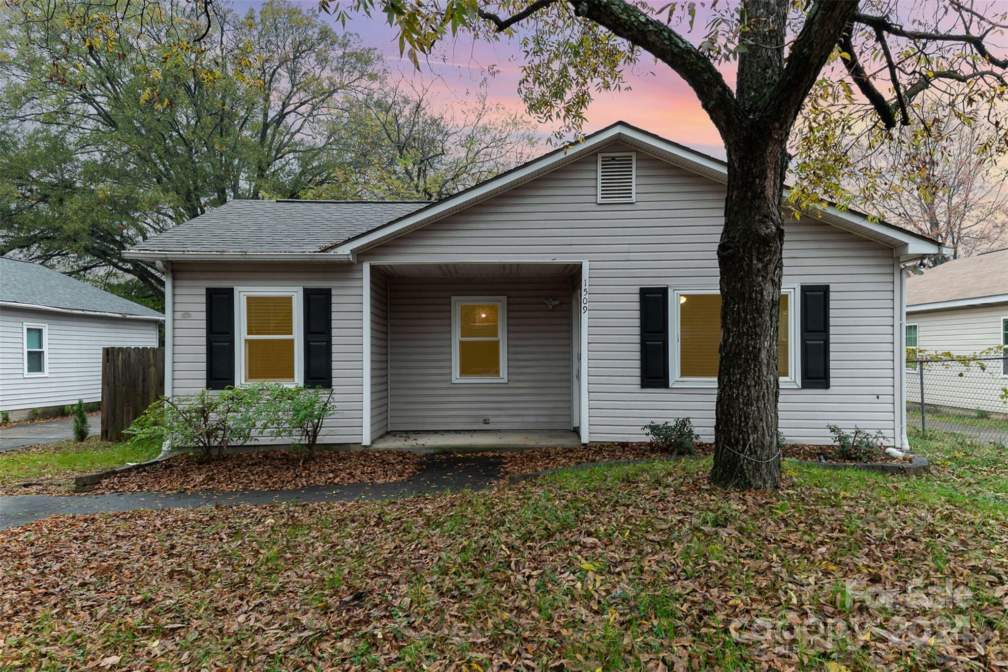 Property Photo:  1509 Harrill Street  NC 28205 