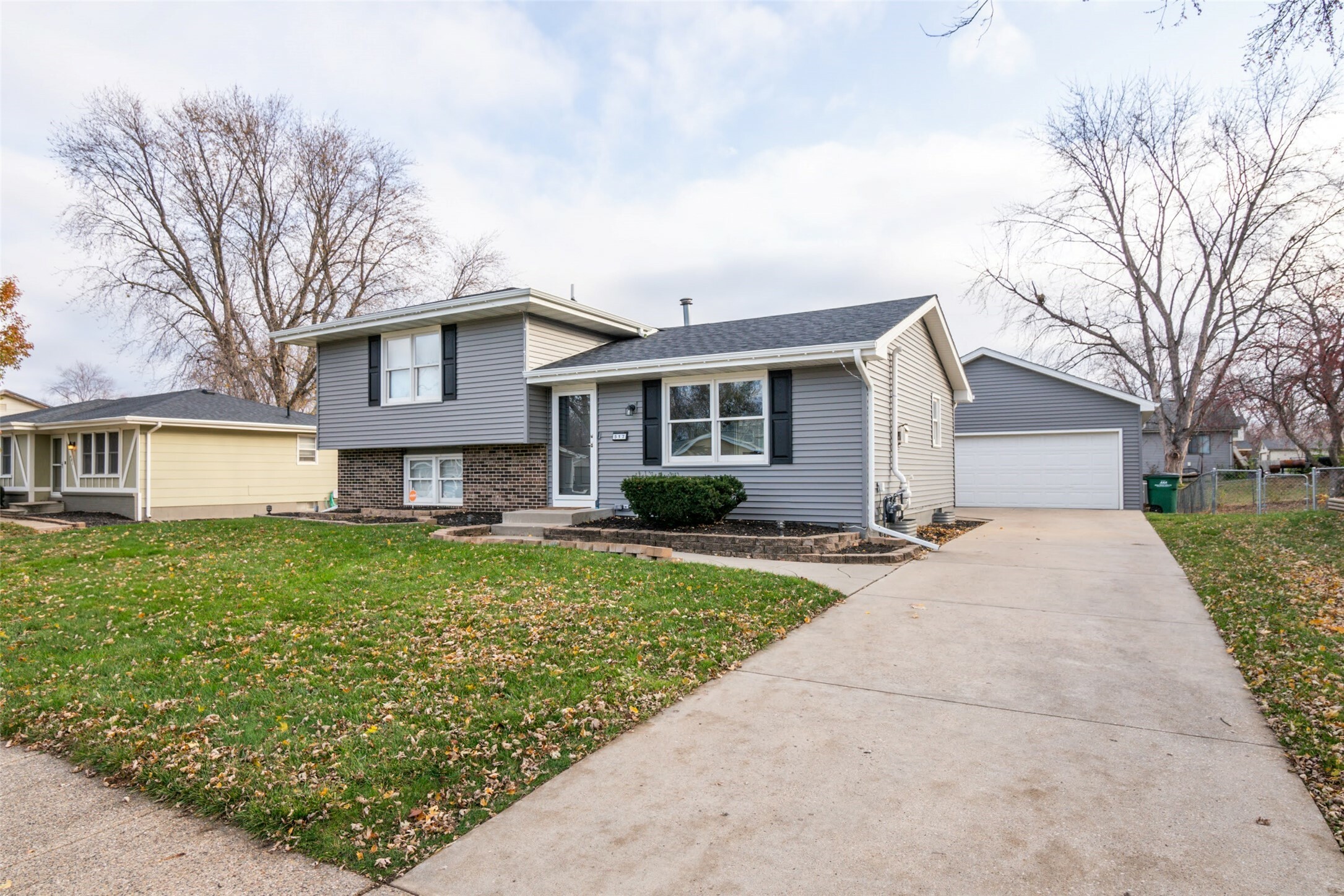 Property Photo:  517 NW Morningside Drive  IA 50111 