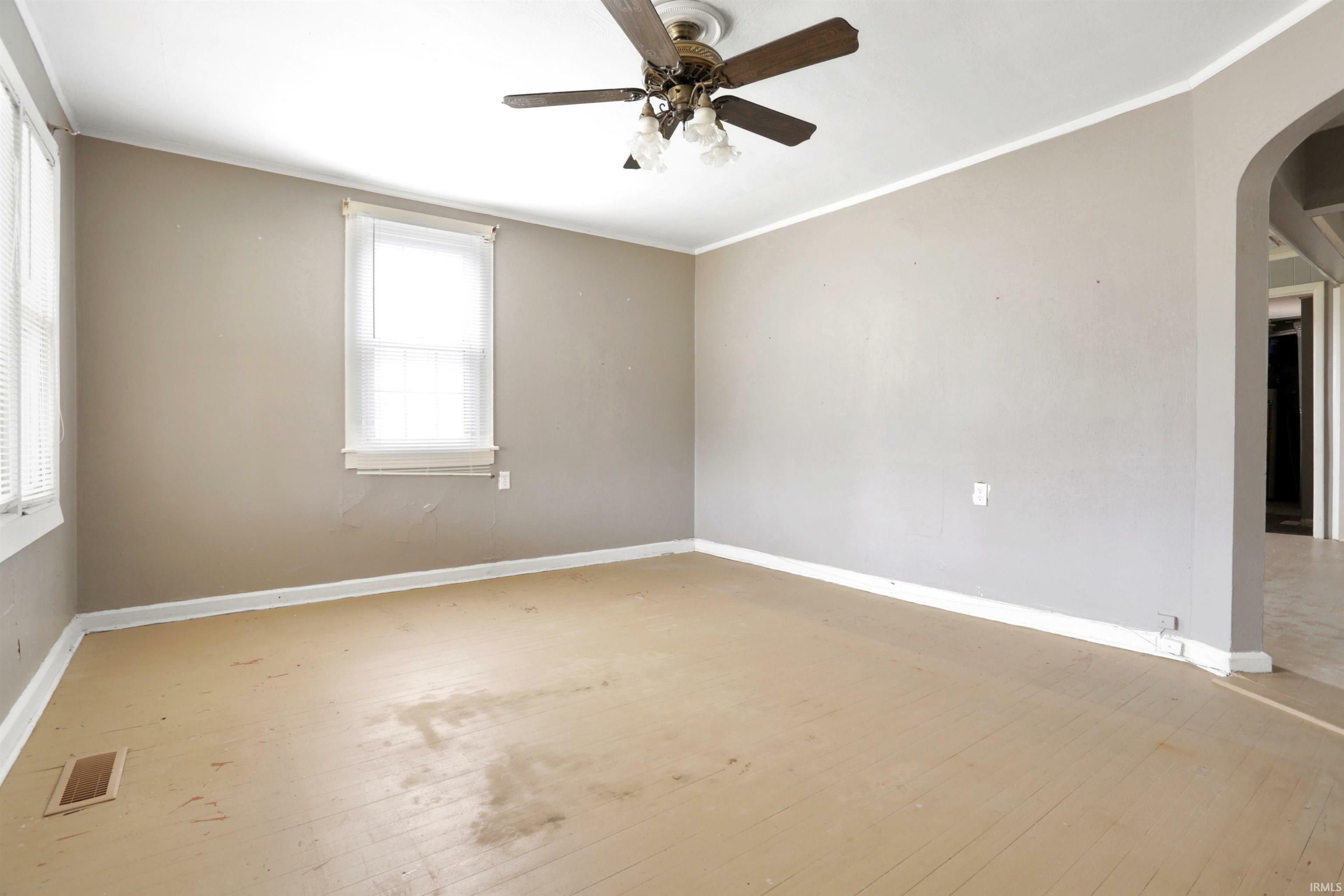 Property Photo:  304 E Lincoln Avenue  IN 47610 