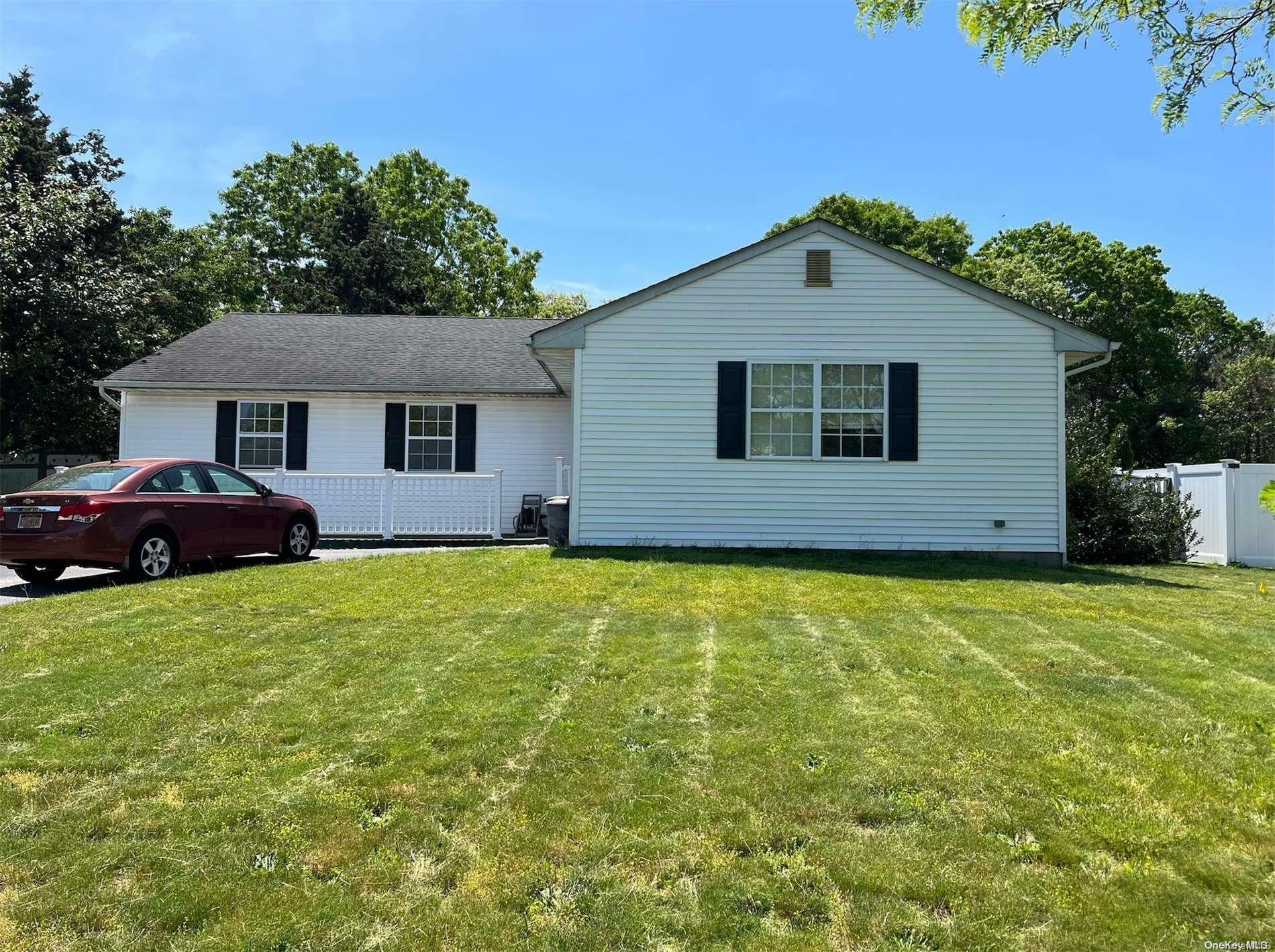 Property Photo:  39 Sundown Drive  NY 11713 