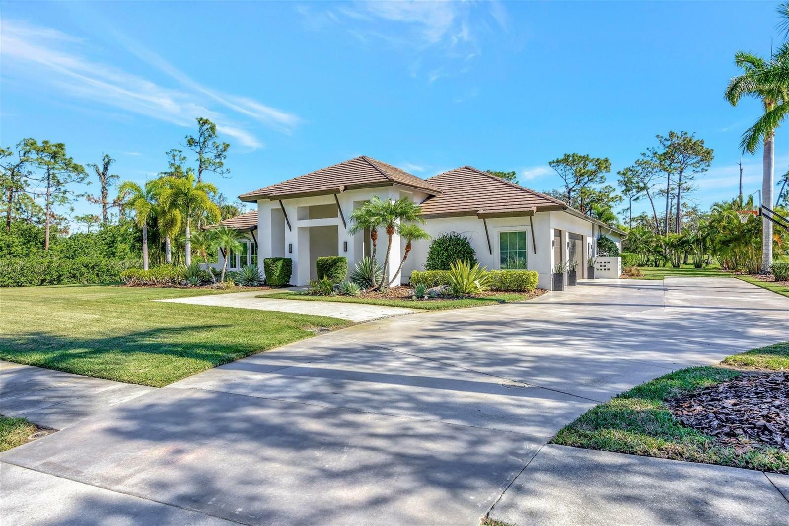 Property Photo:  7003 River Club Boulevard  FL 34202 