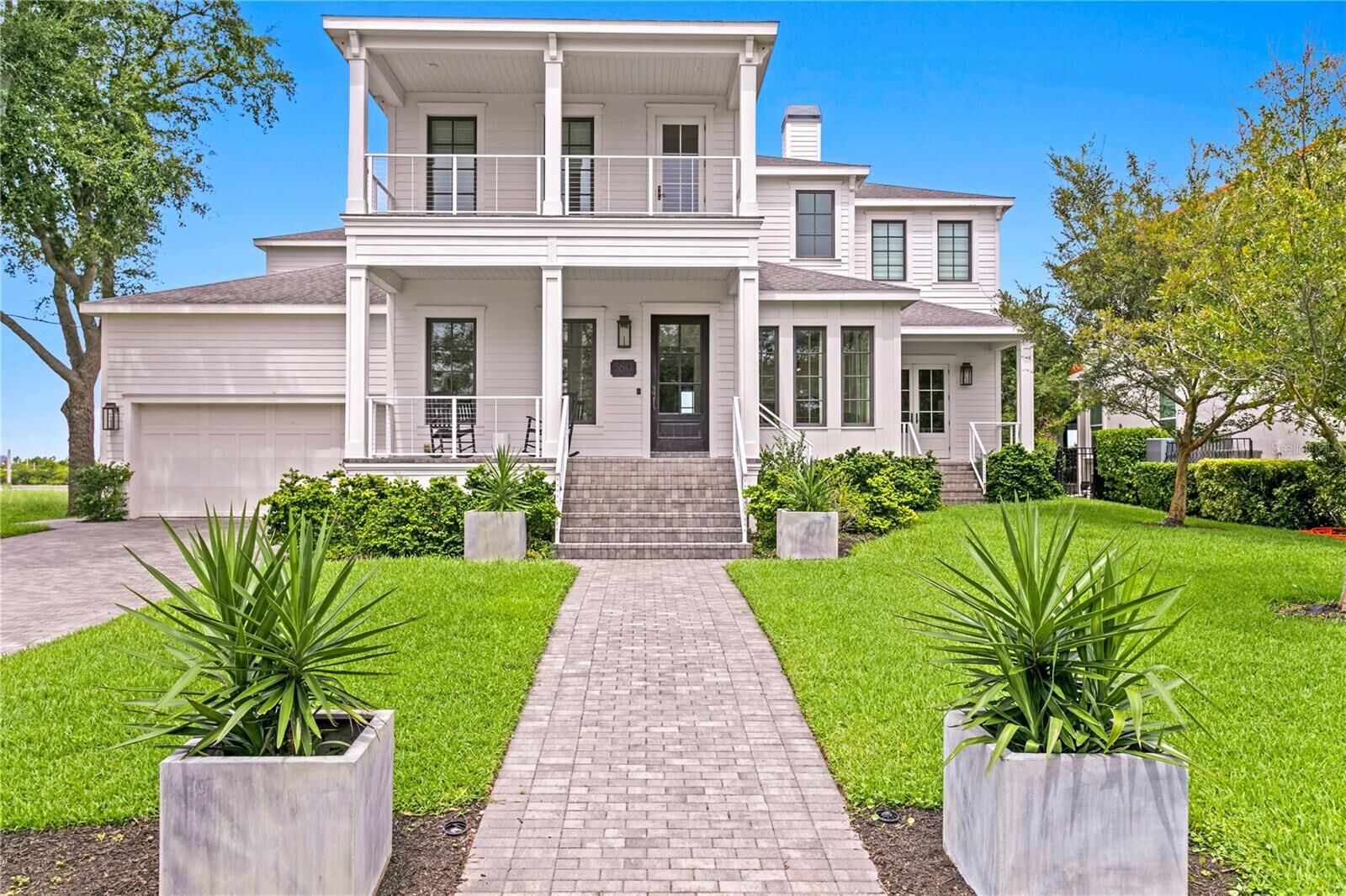 Property Photo:  5811 Mariner Street  FL 33609 