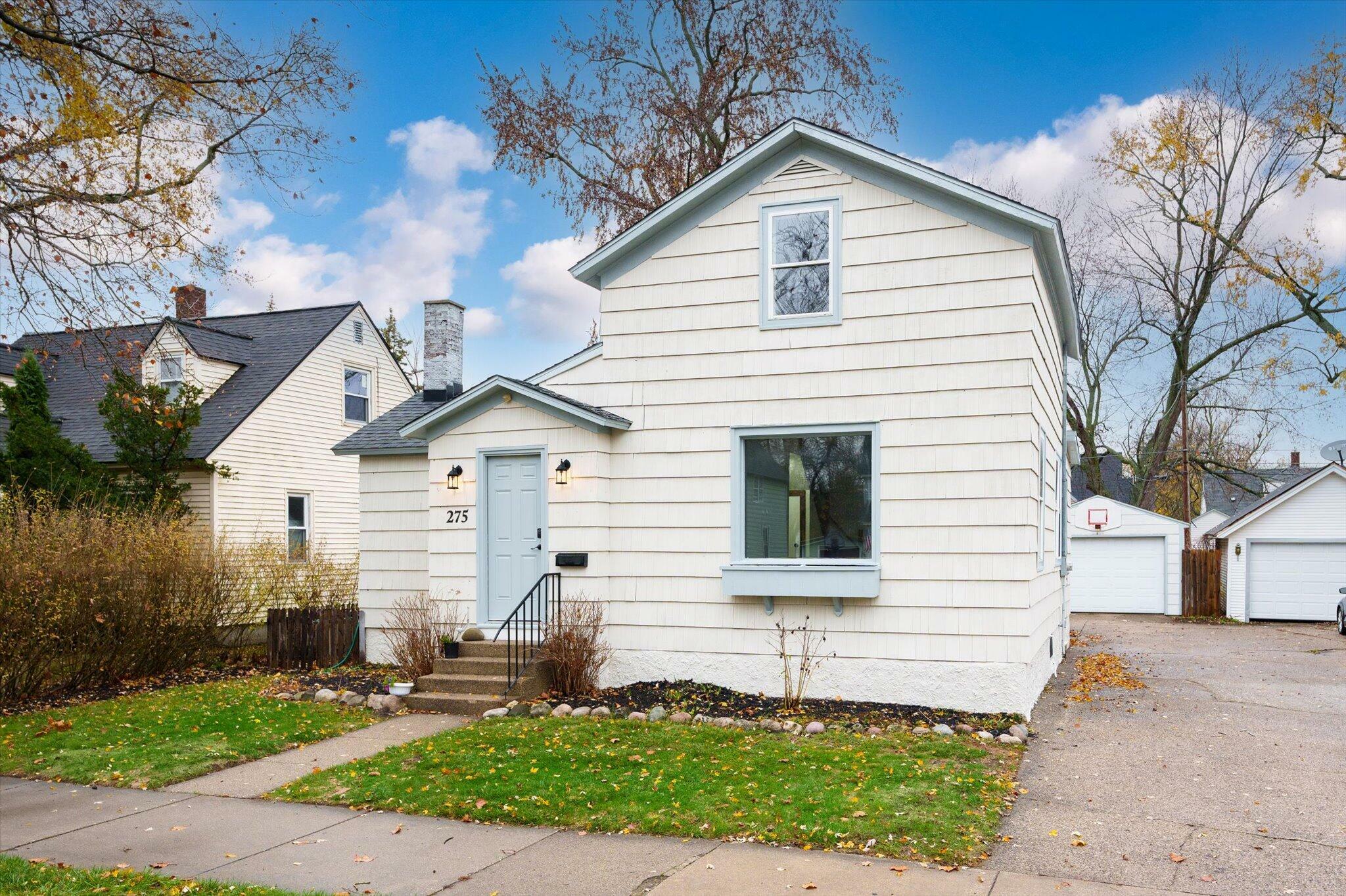 275 E 13th Street  Holland MI 49423 photo