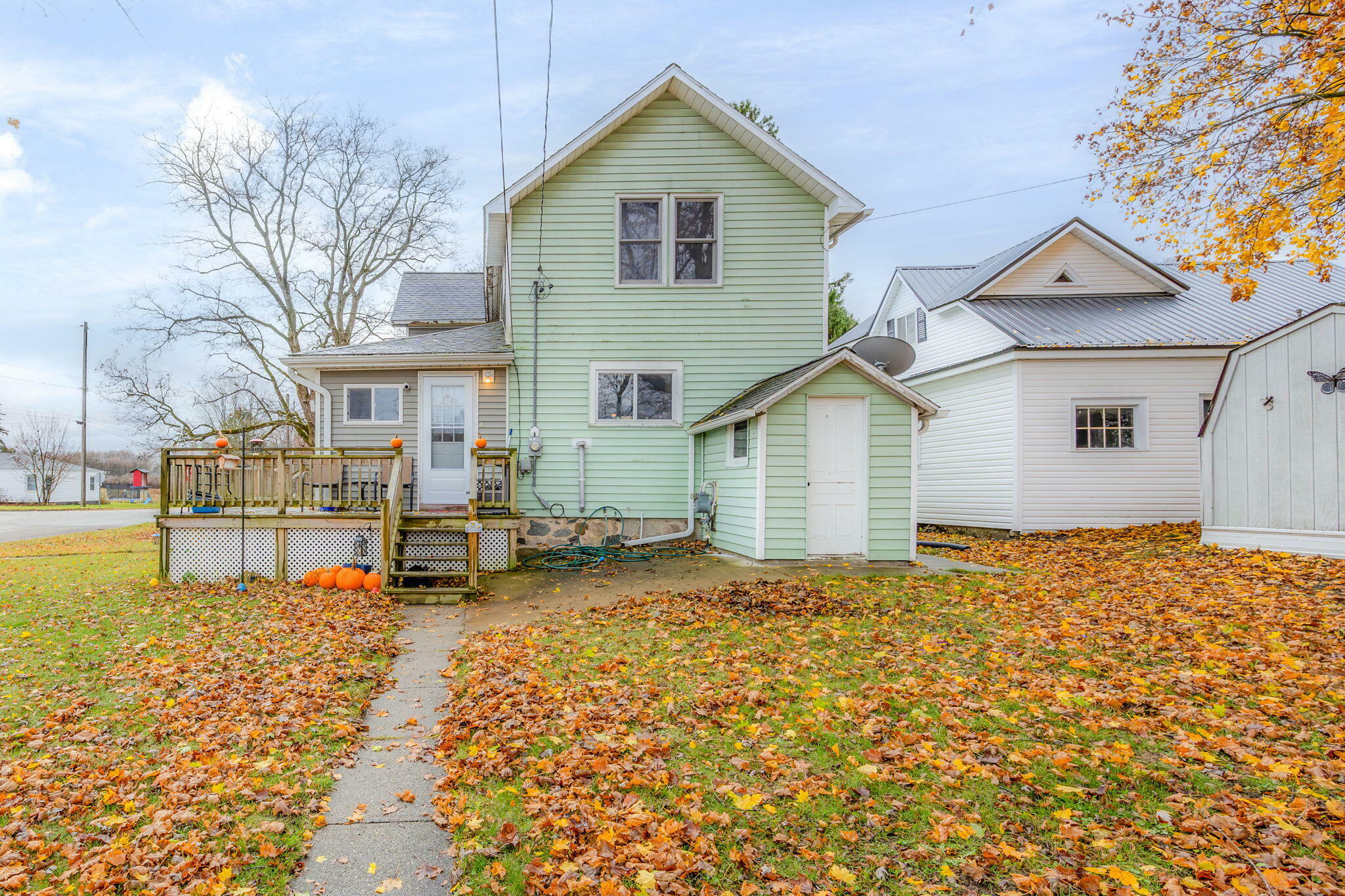 Property Photo:  198 Poe Street  MI 49340 