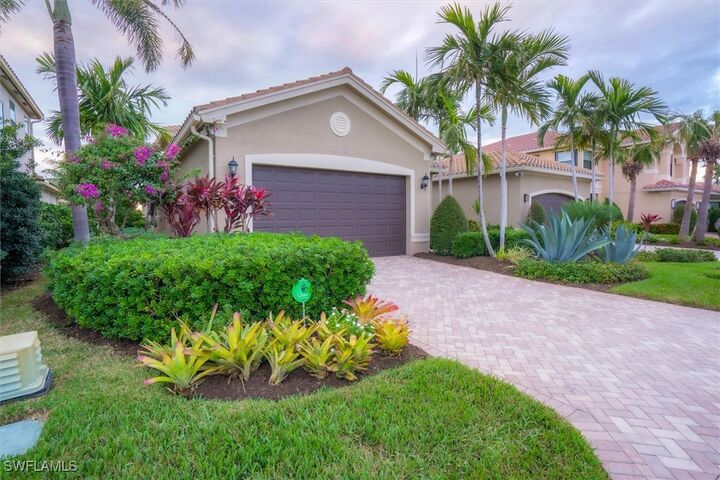 Property Photo:  11792 Meadowrun Circle  FL 33913 