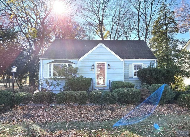 Property Photo:  326 East Glen Avenue  NJ 07450 