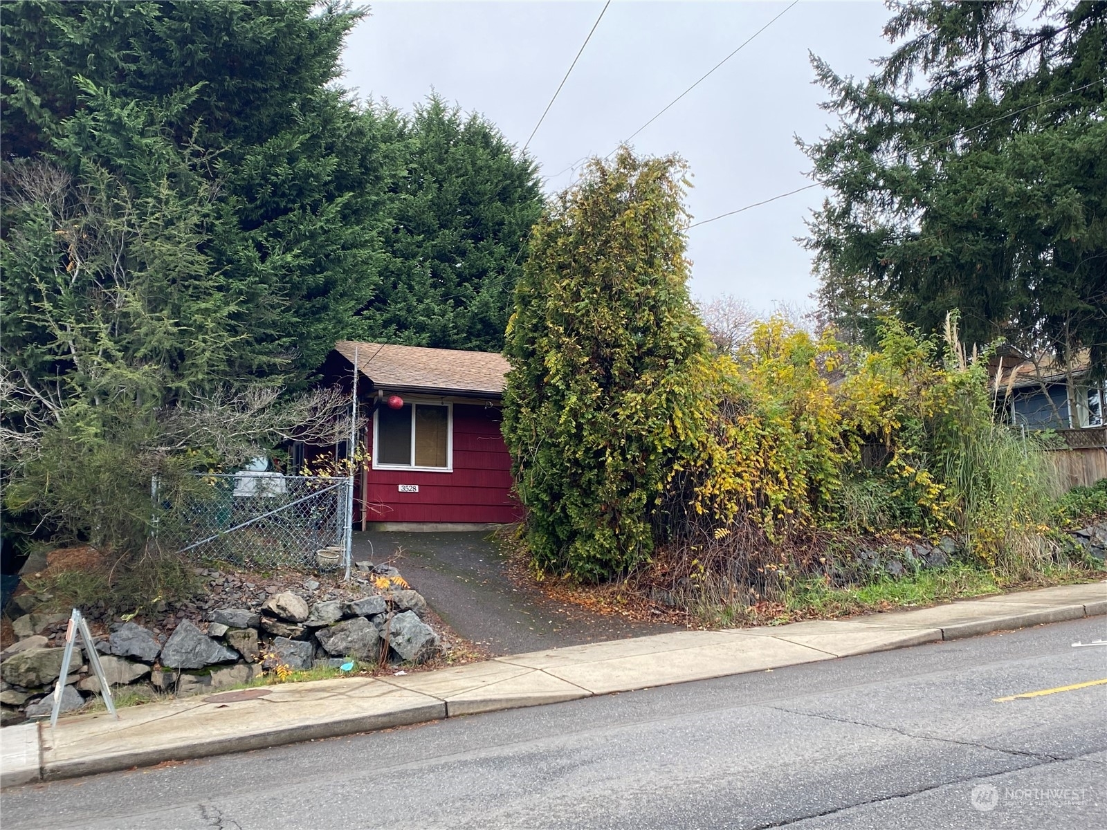 Property Photo:  3528 NE 125th St  WA 98125 