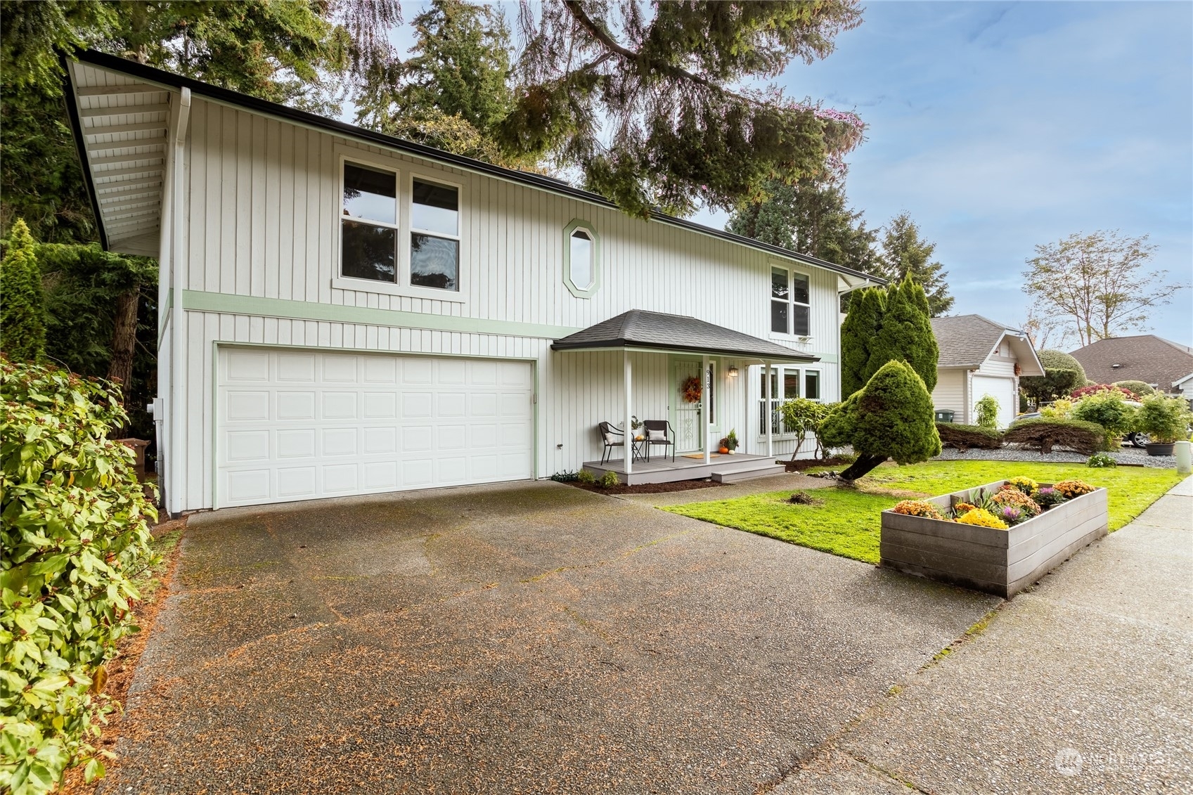 Property Photo:  913 N Newton Street  WA 98406 