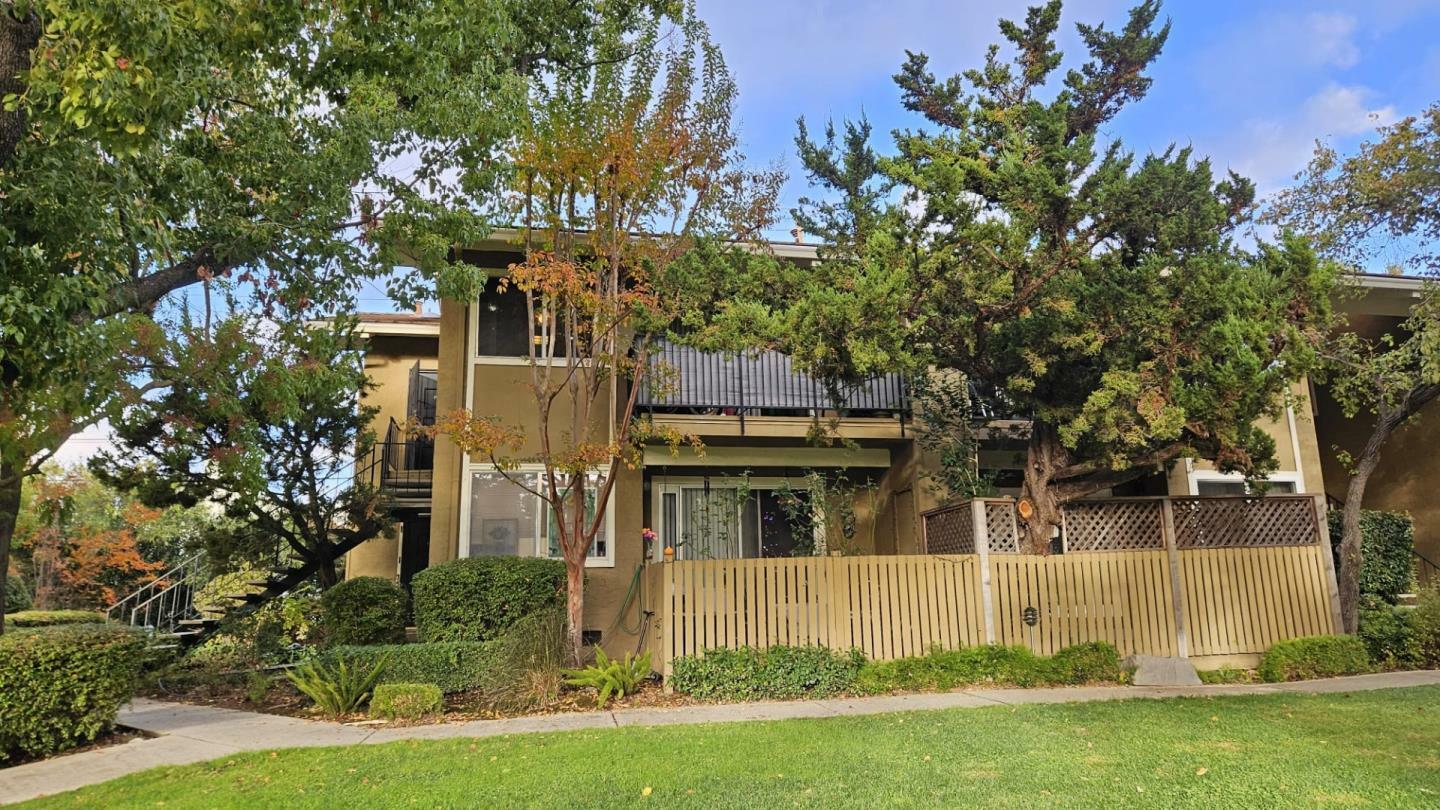 Property Photo:  420 Alberto Way 15  CA 95032 