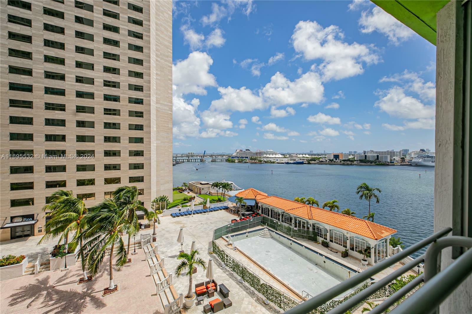 Property Photo:  335 S Biscayne Blvd 1108  FL 33131 