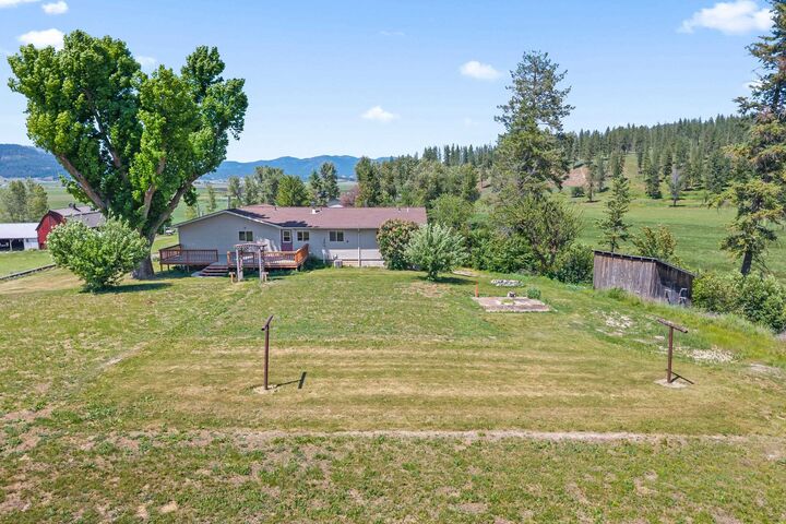 Property Photo: 2829 Cottonwood Creek Rd WA 99109