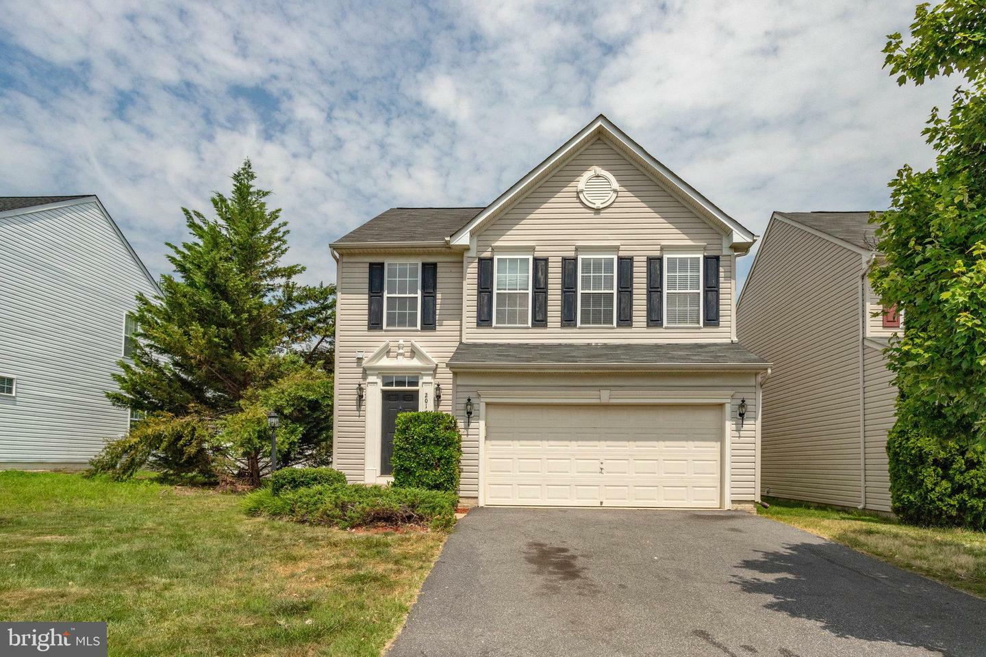 Property Photo: 201 Woodstream Boulevard VA 22556